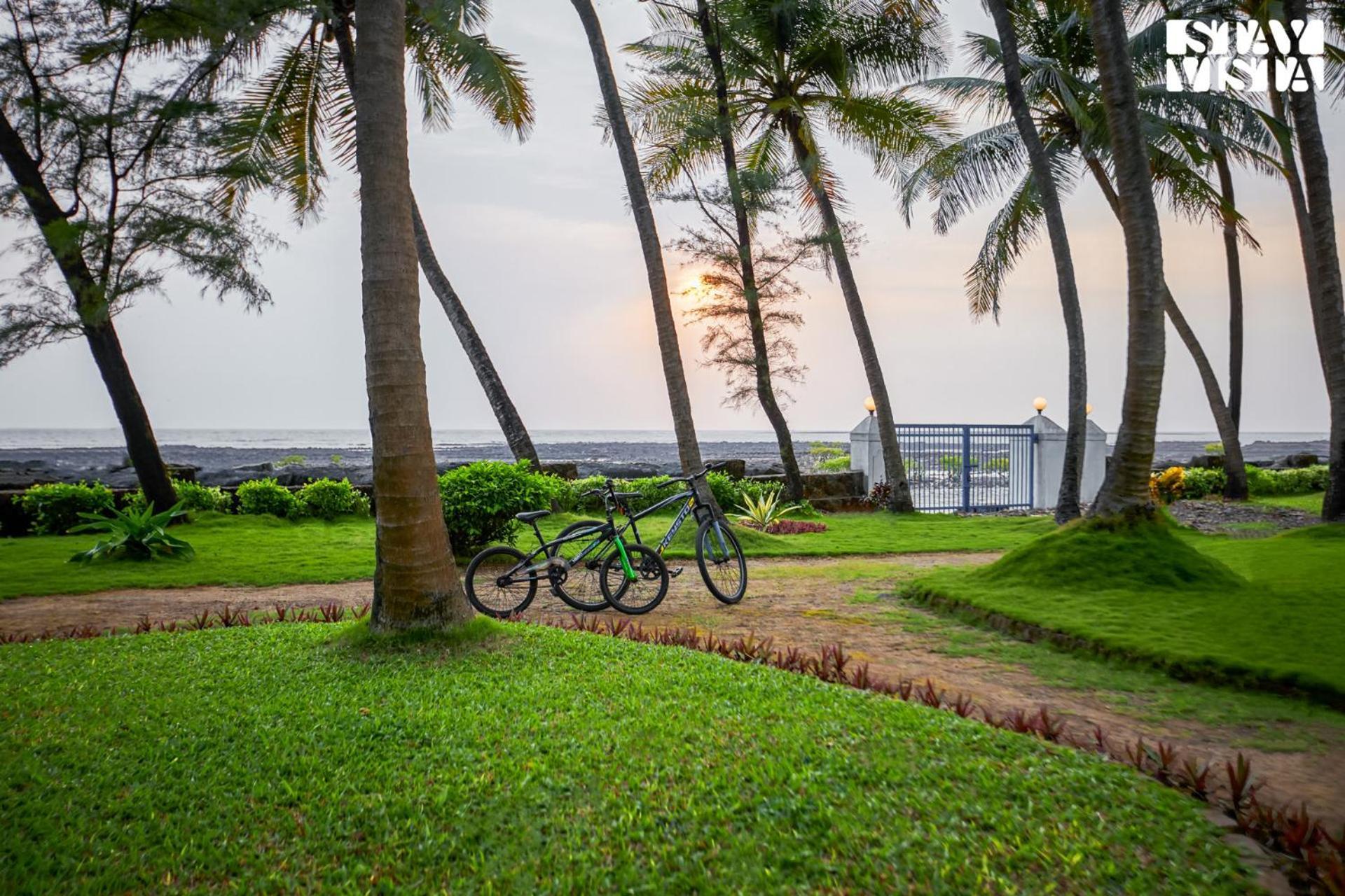 Stayvista'S Villa Bharat - Beachfront Serenity With A Spacious Lawn - Mumbai, Mumbai